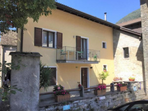 Casa Gialla by Fewotessin